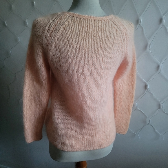 - Vintage Cardigan • Soft Pink w/ Gold Buttons • Front Pockets • Medium/Large - Picture 5 of 5